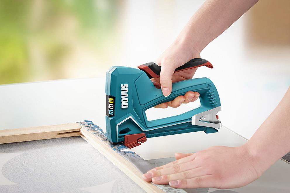 Novus Tapetniški spenjač J-50