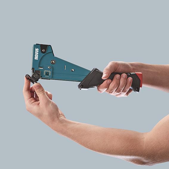 Novus Tapetniški udarni spenjač J-055